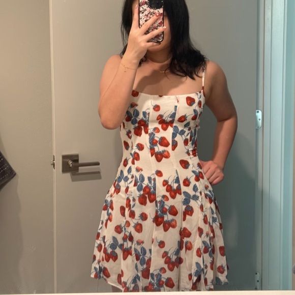 Reformation Annelise Dress In Strawberry Jam, new without tags, never worn. - Picture 5 of 6